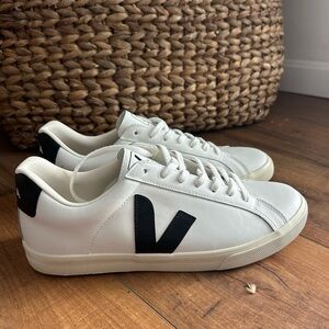 Veja Men's Esplar Leather Sneakers in White and Black